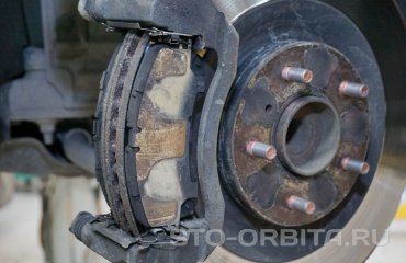 Замена тормозных дисков и колодок Инфинити Q50 (подробные фото и видео)