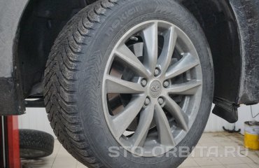 Замена тормозных дисков и колодок Инфинити Q50 (подробные фото и видео)