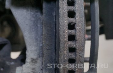 Замена тормозных дисков и колодок Инфинити Q50 (подробные фото и видео)