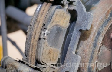 Замена тормозных дисков и колодок Инфинити Q50 (подробные фото и видео)