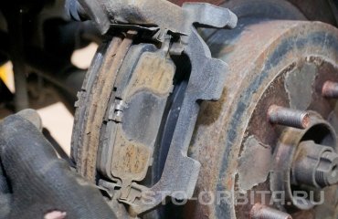 Замена тормозных дисков и колодок Инфинити Q50 (подробные фото и видео)