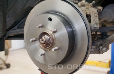 Замена тормозных дисков и колодок Инфинити Q50 (подробные фото и видео)