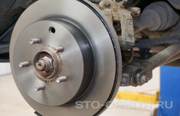 Замена тормозных дисков и колодок Инфинити Q50 (подробные фото и видео)