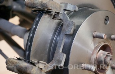 Замена тормозных дисков и колодок Инфинити Q50 (подробные фото и видео)