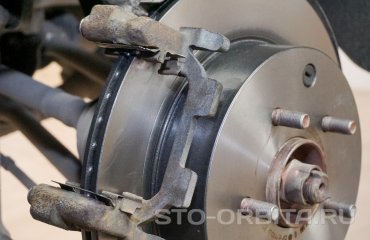 Замена тормозных дисков и колодок Инфинити Q50 (подробные фото и видео)