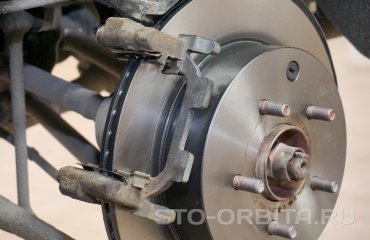 Замена тормозных дисков и колодок Инфинити Q50 (подробные фото и видео)