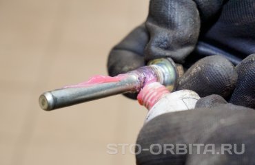 Замена тормозных дисков и колодок Инфинити Q50 (подробные фото и видео)